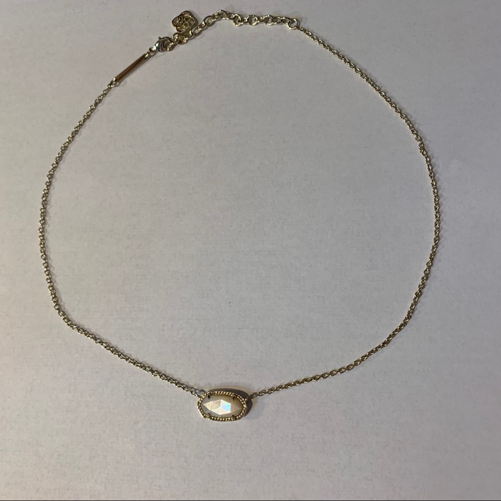 Kendra Scott necklace